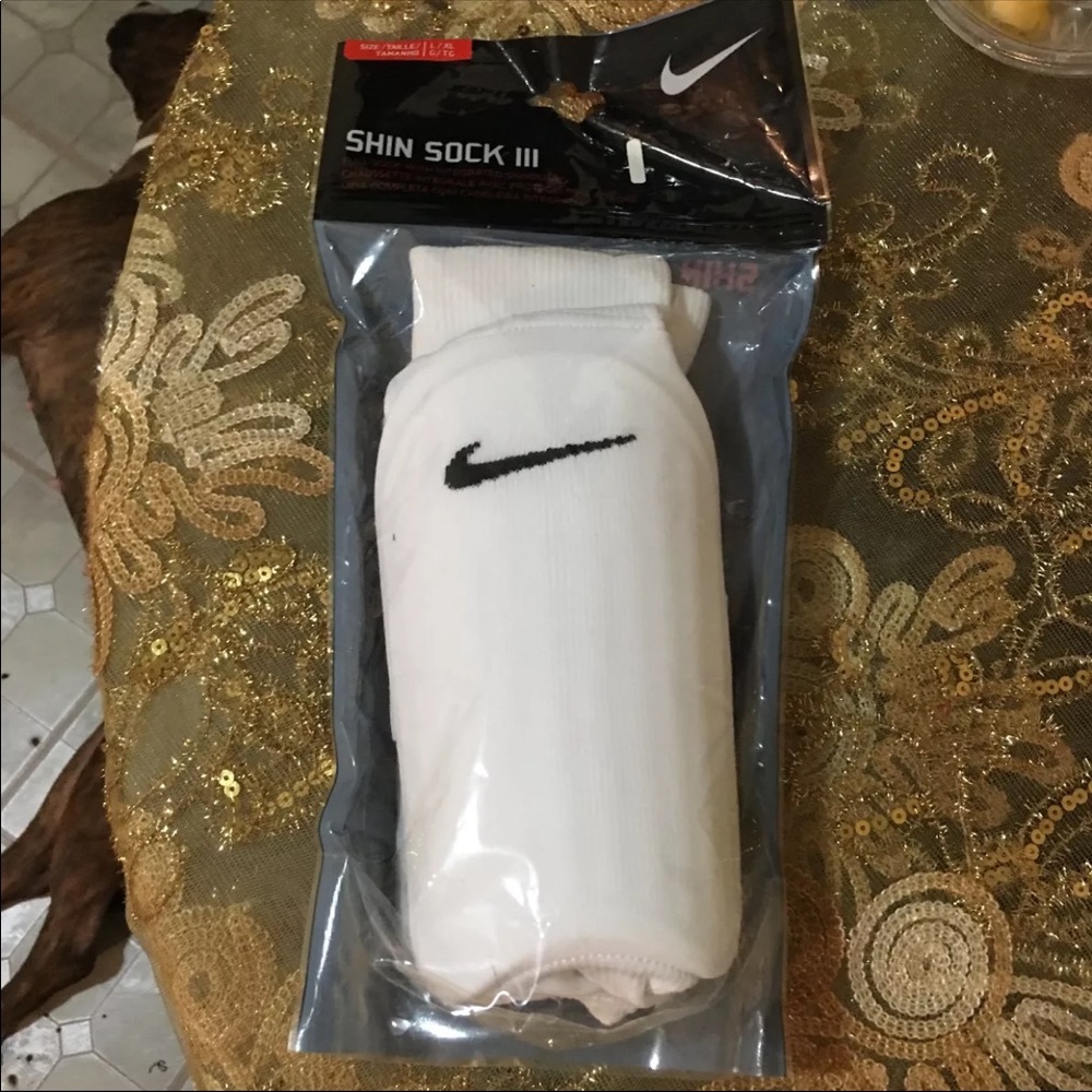Nike Youth Unisex Shin Socks